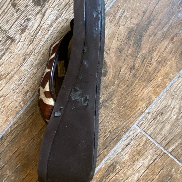 Volatile Flipflops - Picture 5 of 7